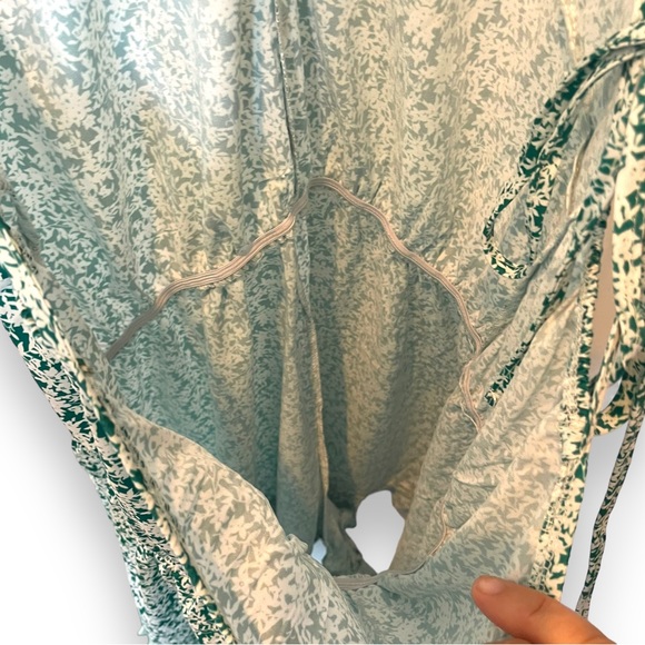 ROMWE | Green & White Boho CottageCore Floral Ruffle Romper | Size Medium - Picture 4 of 6